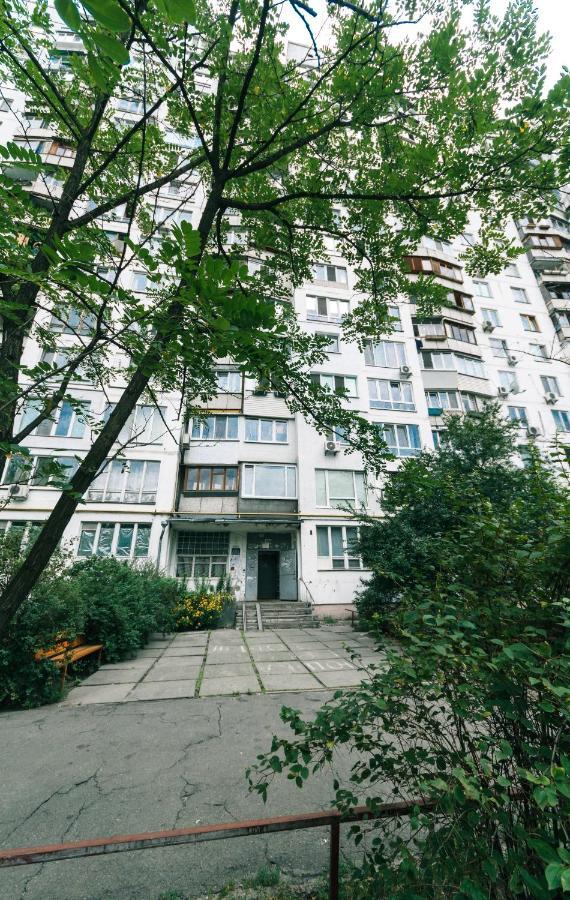 Apartments On Henerala Zhmachenka Kiev Chambre photo